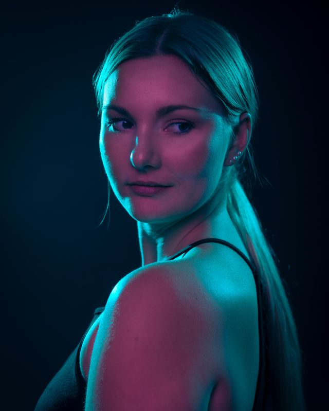 Kreatives Shooting mit farbigem Licht