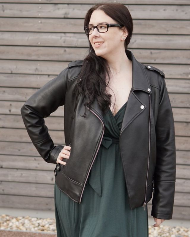 Manu in Lederjacke